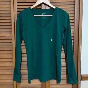 G.H. Bass & Co. Women's Teal V-Neck Long Sleeve Top